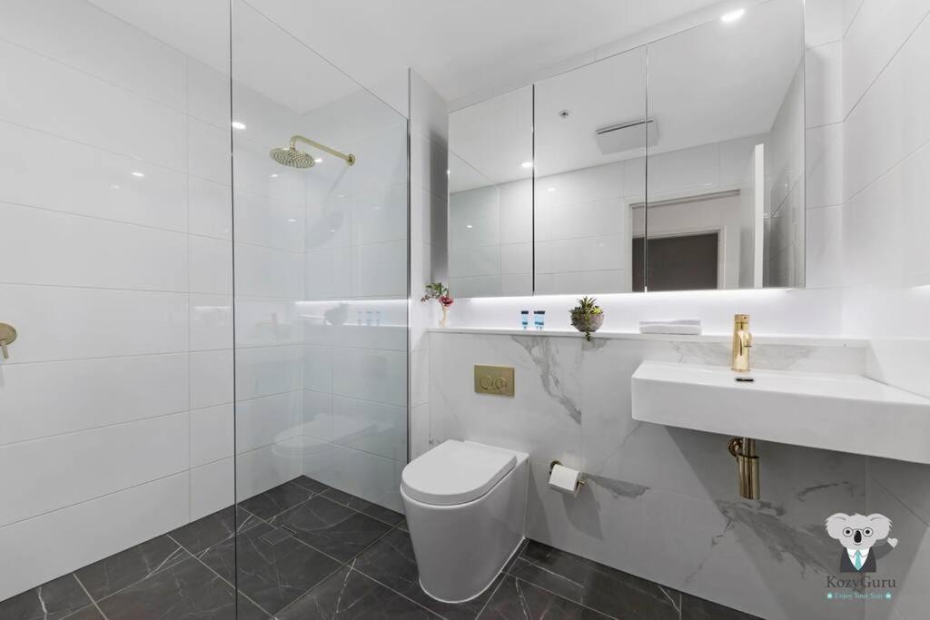 Kozyguru / Wentworth Point / 2b Cosy / Nwp001 Sydney